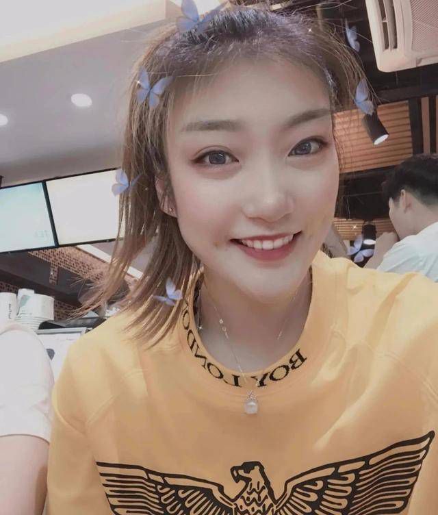 性感翘臀美女