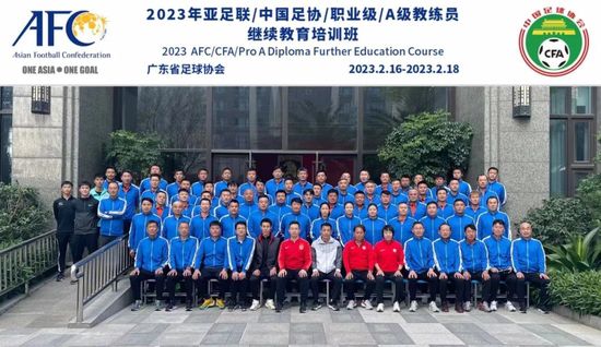 阿娇双腿岔开实干13分钟