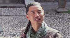 姐姐兴奋的喝着蜜汁